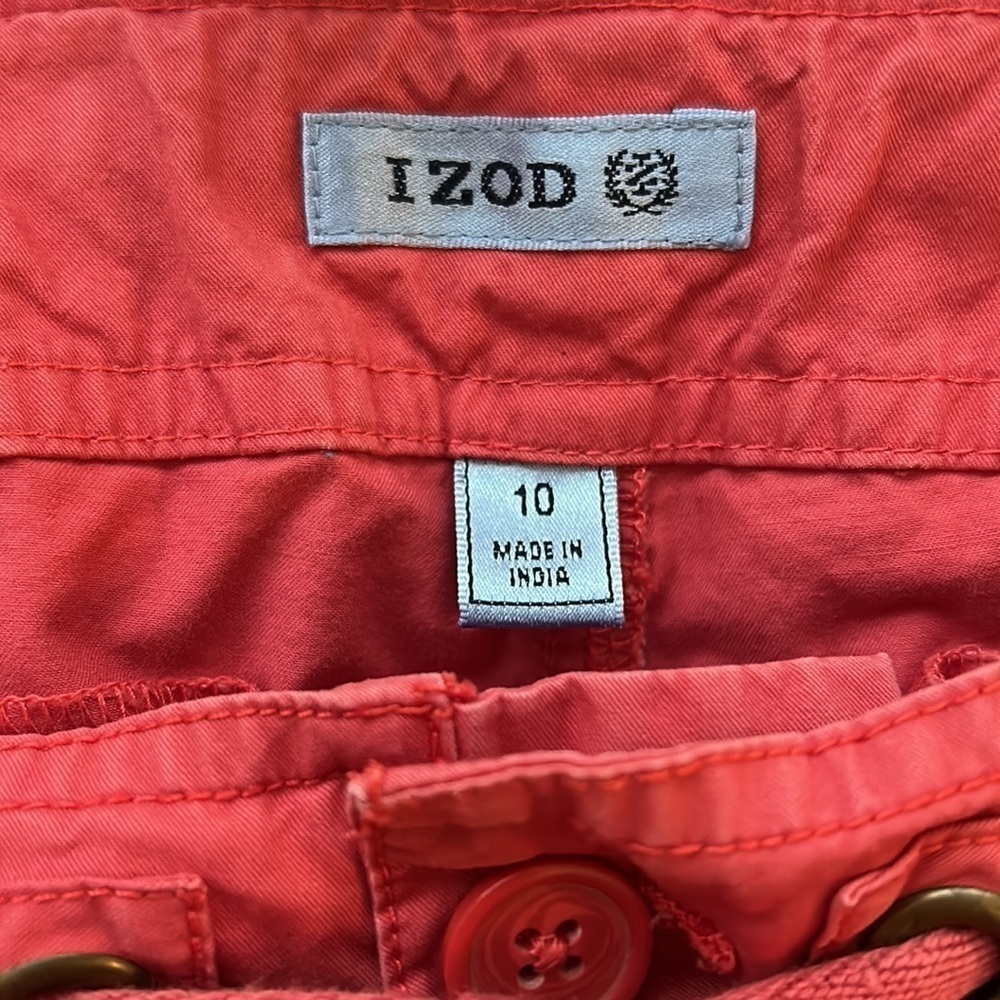 IZod red (faded) cargo pants. Women’s size 10, can be worn as pants or Capri. - Picture 8 of 12
